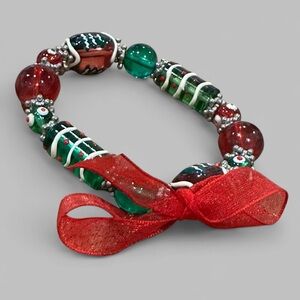 HOLIDAY glass bead Red Green bracelet with red ribbon bow, no clasp